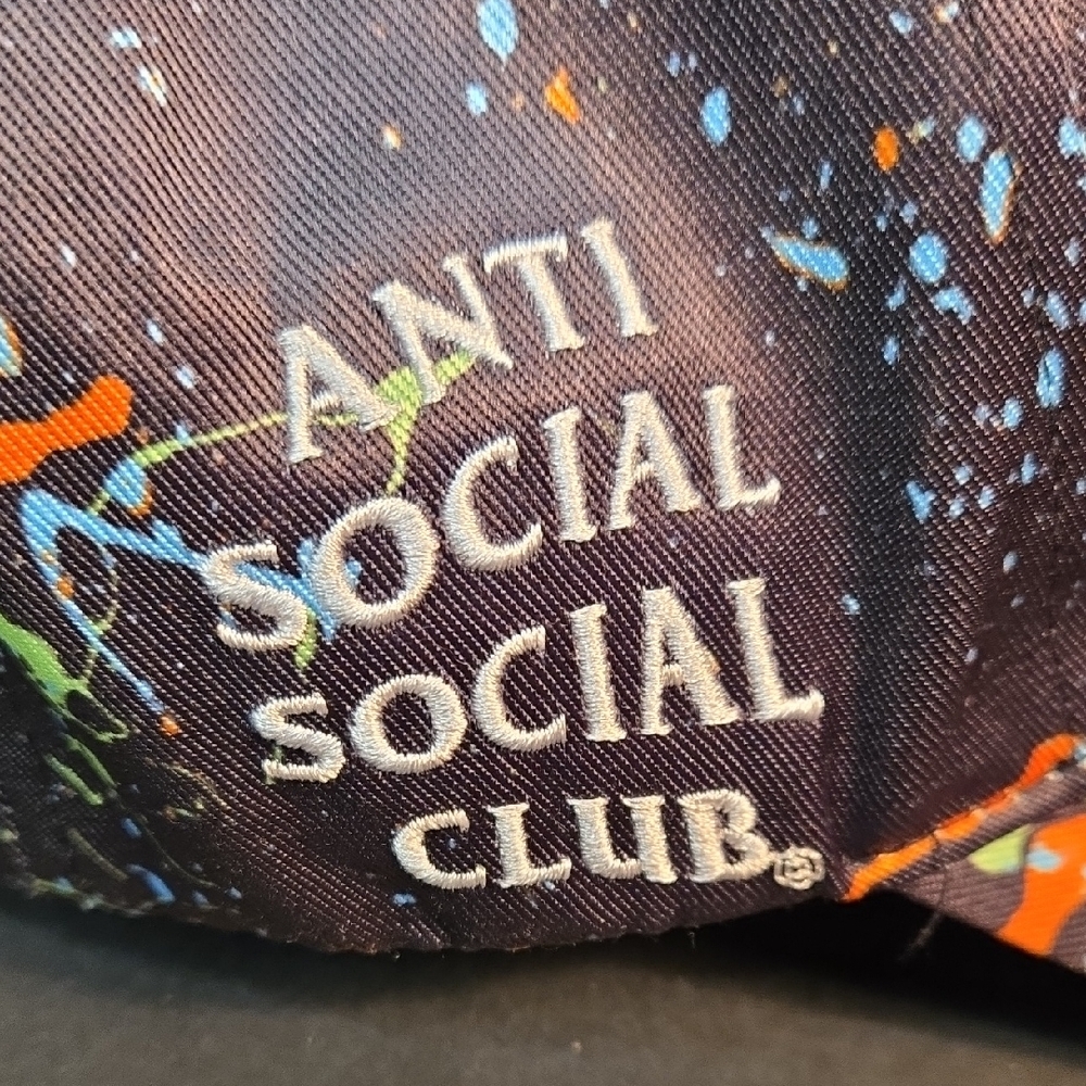 Anti Social‎ Social Club X Body Glove Liquid Cap - Picture 4 of 13